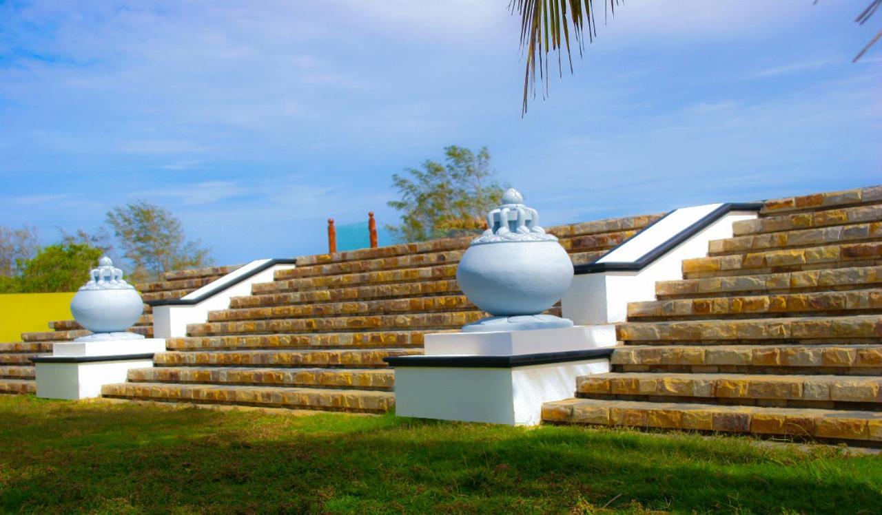 Thaulle Ayurveda Resort - Yala Tissamaharama Ngoại thất bức ảnh